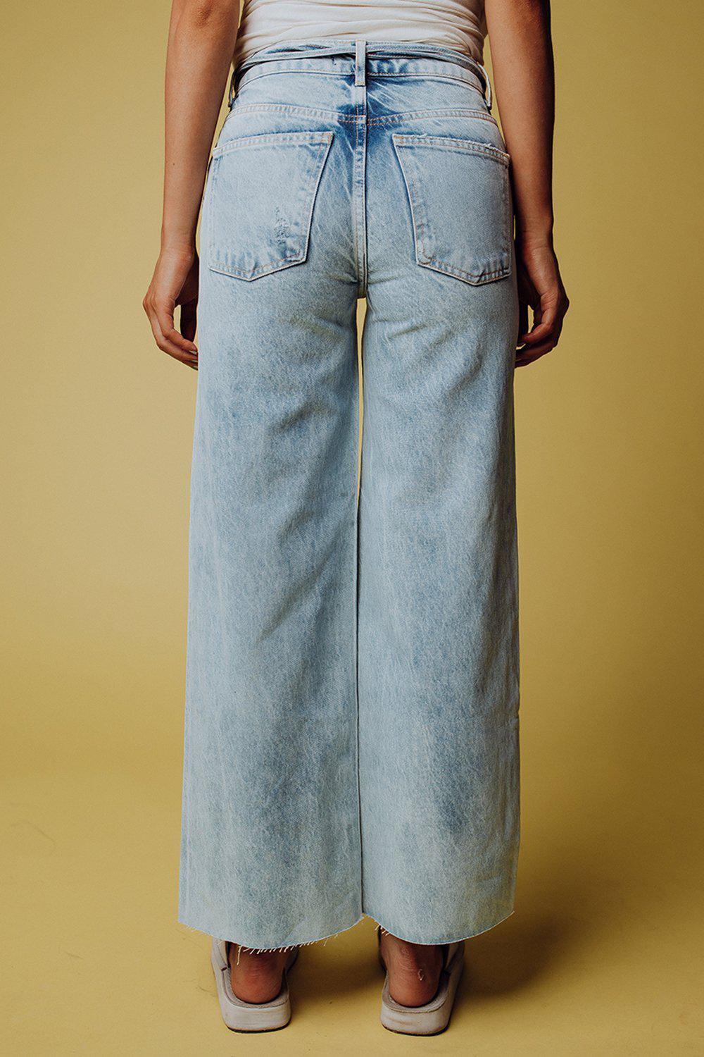 Free People Kinsey Crop Jeans in Light Wash Denim | Free People Kinsey Crop Jeans in Light Wash Denim | Clad & Cloth |  Bottom | Amazon | Instagram.